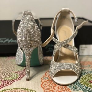 7.5 Betsey Johnson Heels